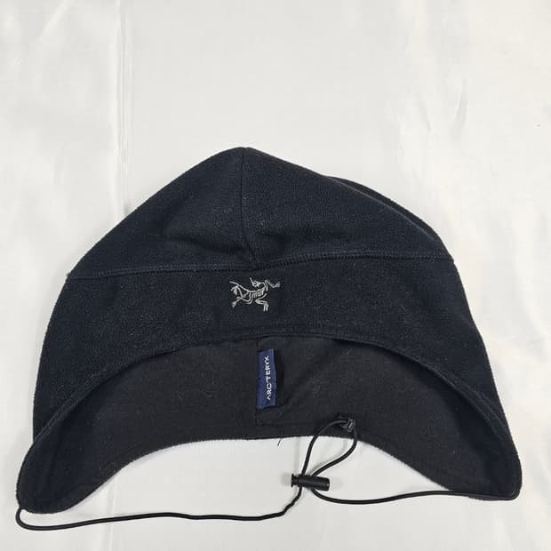 아크테릭스플리스이어머프캡