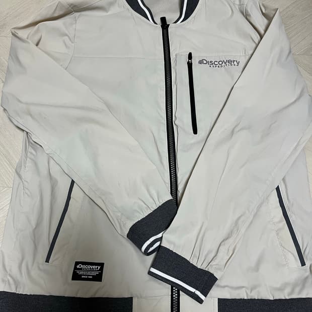 디스커버리 바람막이