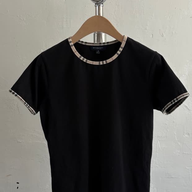 버버리 런던 노바체크 디테일 블랙 반팔 티