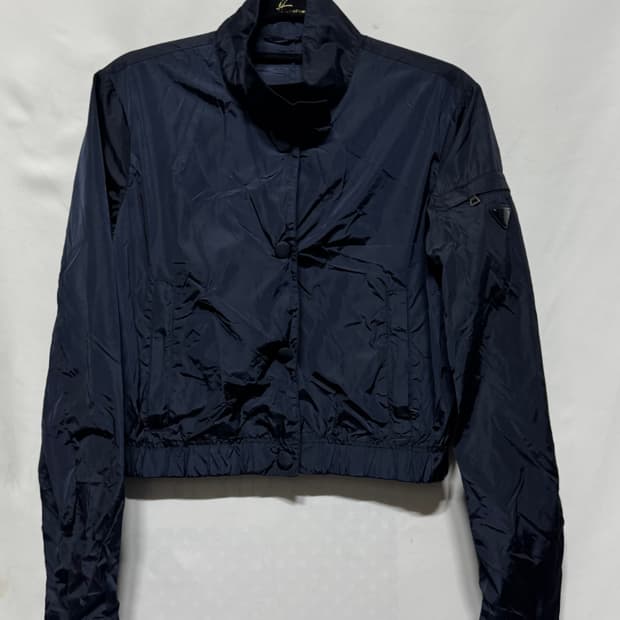 40 프라다 나일론 크롭 바람막이 자켓