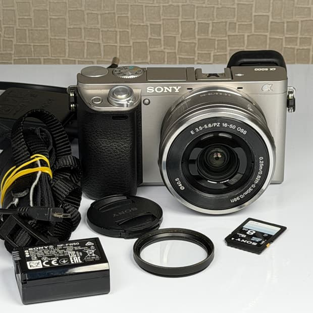 소니 A6000 실버 미러리스 카메라