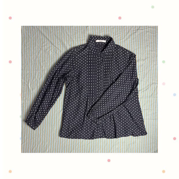 다크 그레이 도트 셔츠