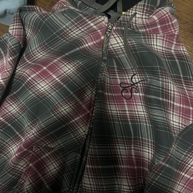 Yardsale hooded zip up