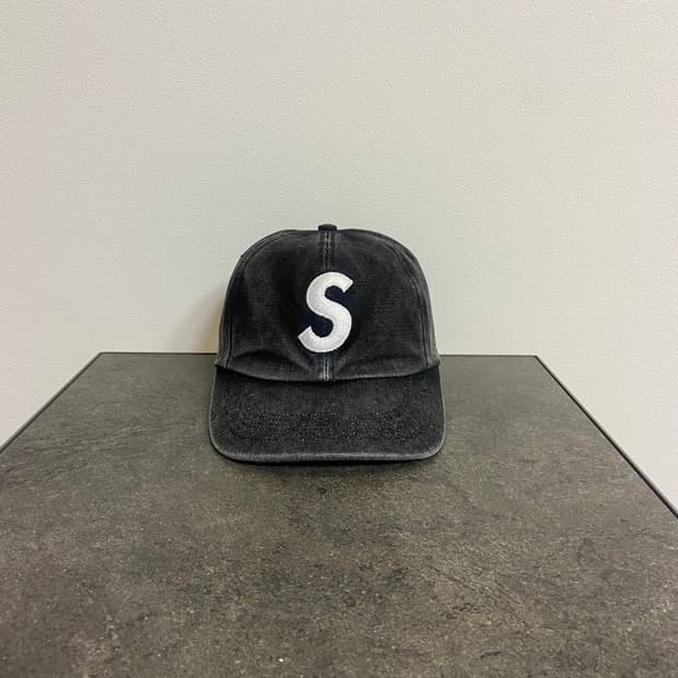 슈프림 피그먼트 캔버스 워시드 블랙 에스로고 S로고 볼캡 모자