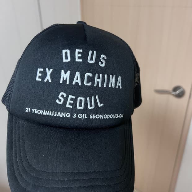 데우스 엑스 마키나 서울 볼캡