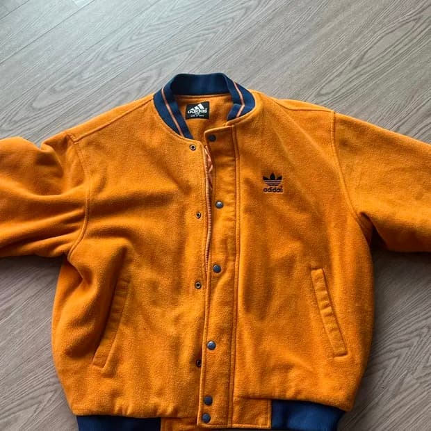 아디다스 삽니다 사이즈M으로삽니다