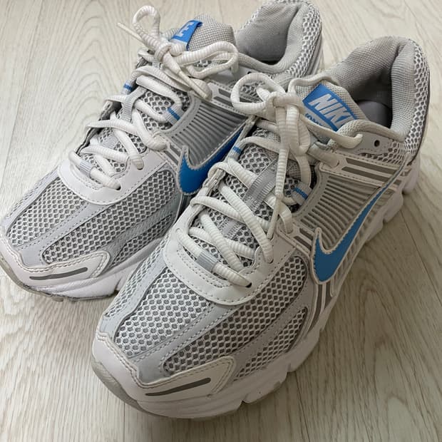 나이키 줌보메로5 유니버시티 블루 255