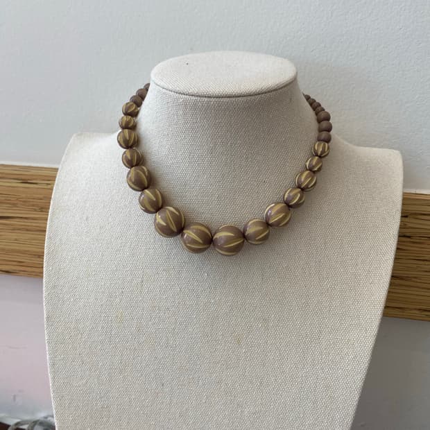 브라운 숏 비즈 목걸이