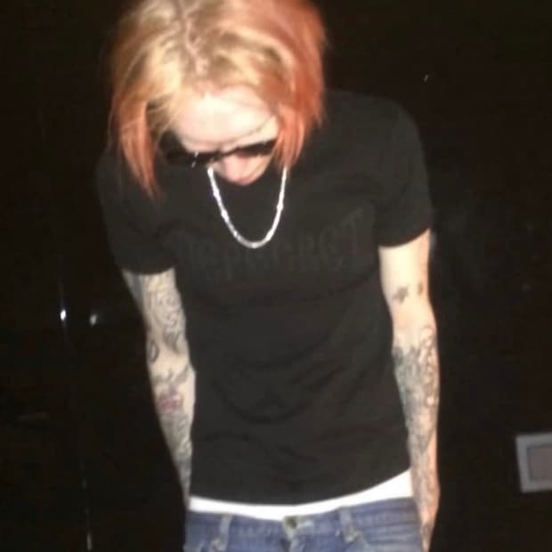 Gosha 슬림핏 반팔