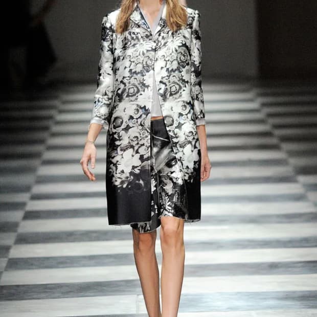 PRADA 2010 /SS 미디 노턱팬츠(실크)해외발송