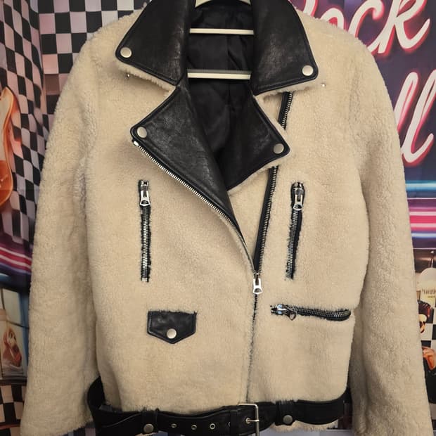 Friends  ITALY  양털 가죽레더 재킷