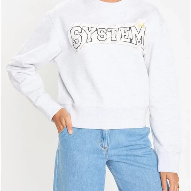 한섬 시스템 2022 그래픽 자수 레터링 크롭 맨투맨 F사이즈