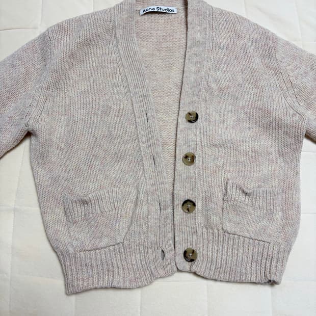 아크네스튜디오 크롭 니트 가디건 s사이즈