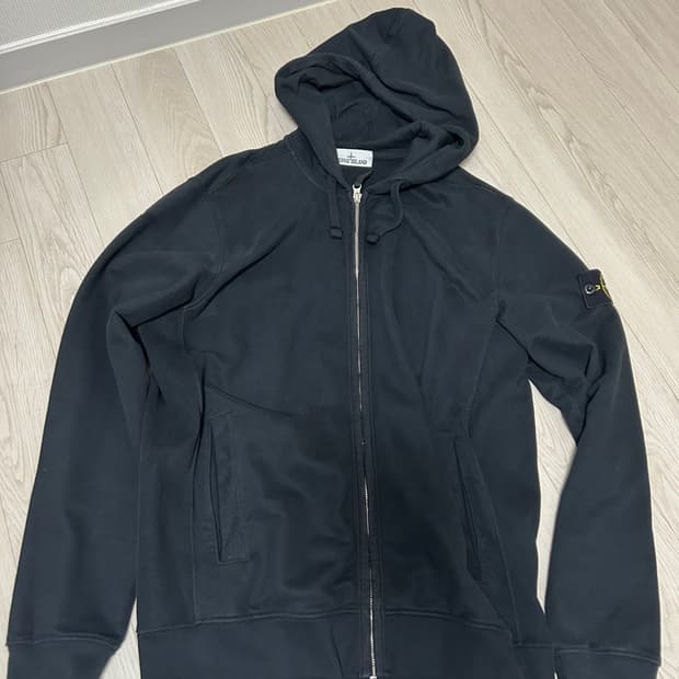 스톤아일랜드 후드집업 