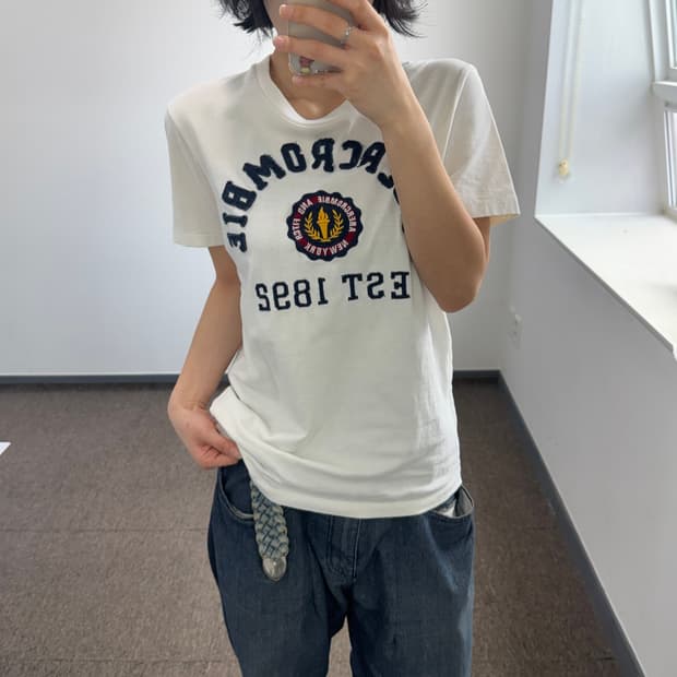 Abercrombie 아베크롬비 아치 로고 아이보리 반팔