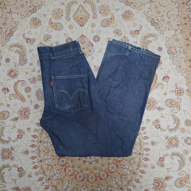 리바이스 엔지니어드 진 청바지
30