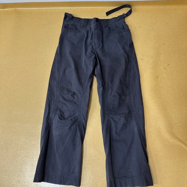 고낙 스켈레톤 차콜 팬츠 M