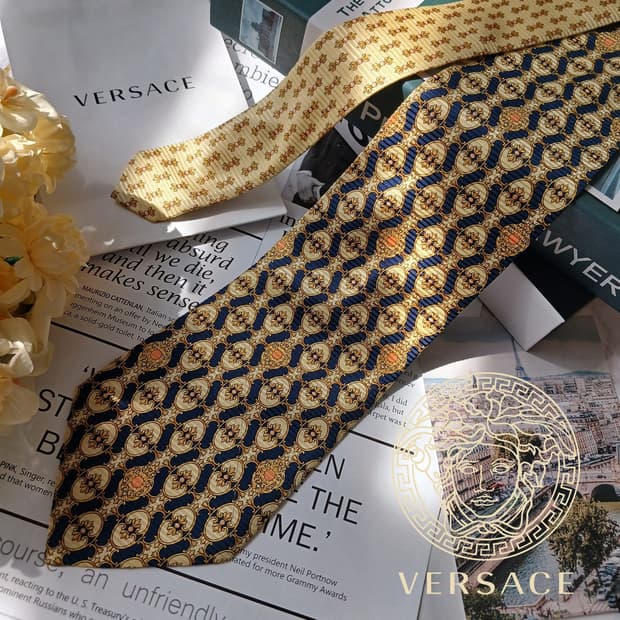 베르사체 실크 옐로우 패턴 넥타이 10.2cm B등급 E839