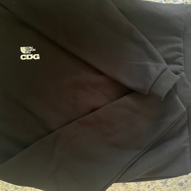 CDG 노스페이스 맨투맨 L