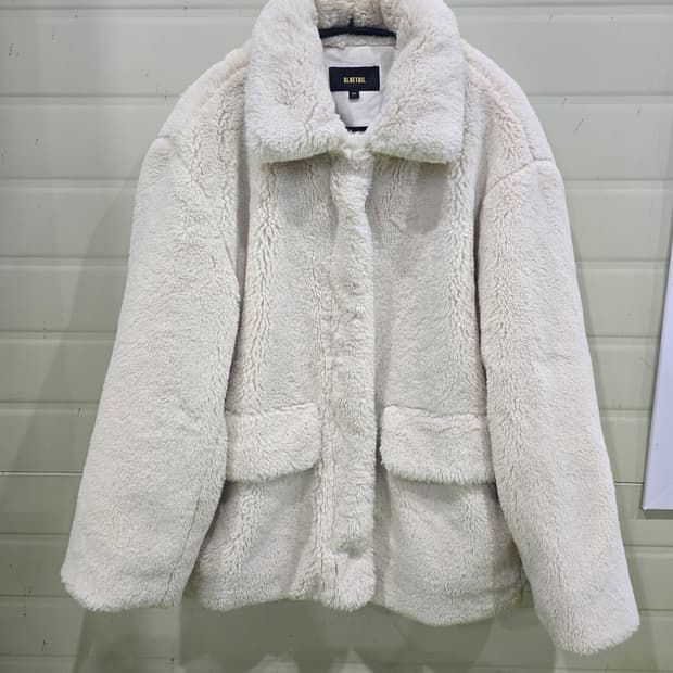 BLUETAIL 아이보리 뽀글이 자켓