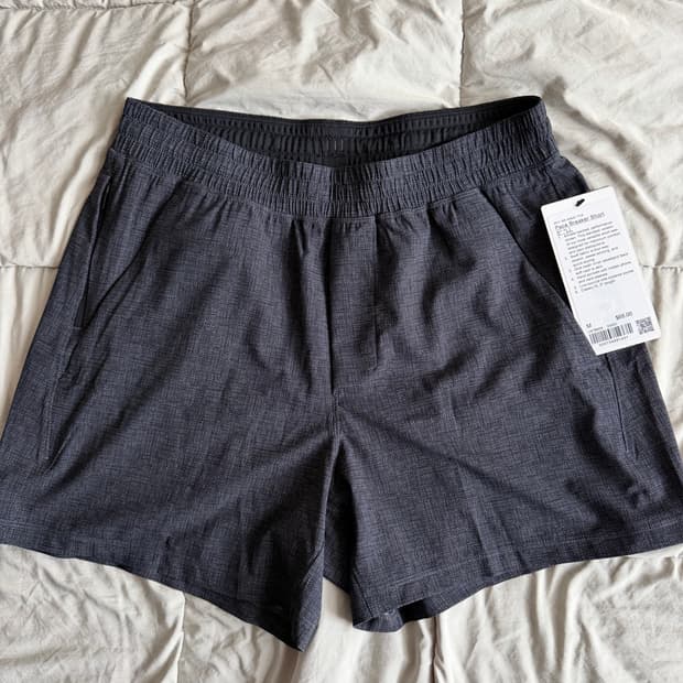 룰루레몬 페이스 브레이커 라이너리스 5인치 m 새상품 판매합니다.