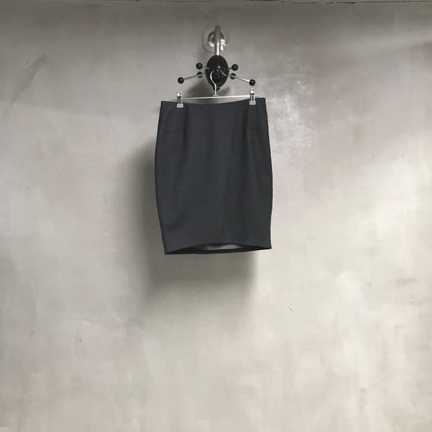 질샌더 스커트 차콜 36