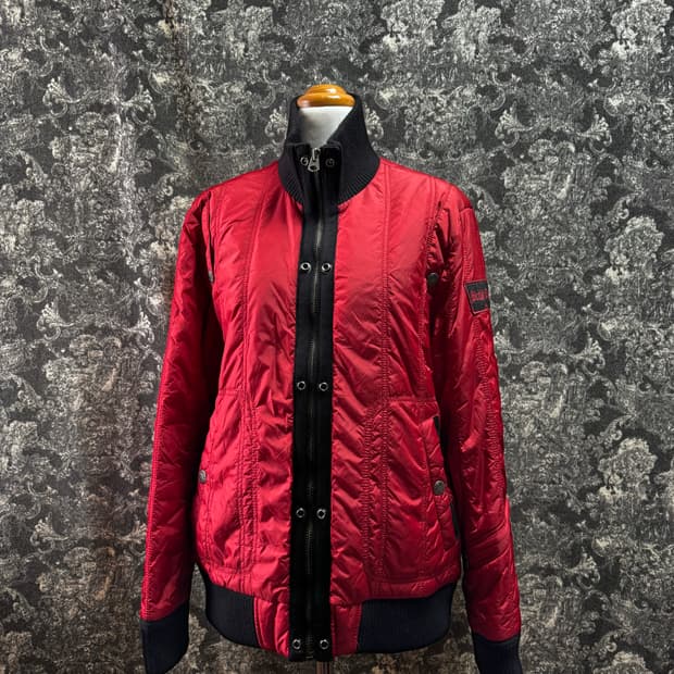 there's 데얼스 하이넥 점퍼