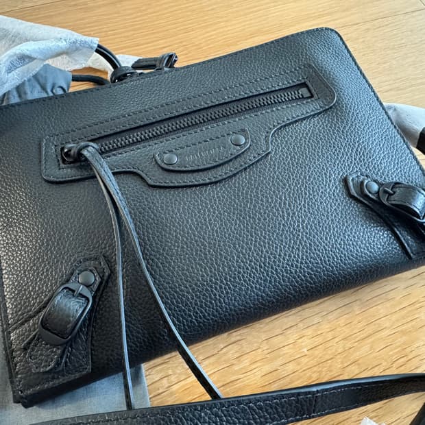 발렌시아가 네오 클래식 스몰 클러치 크로스백