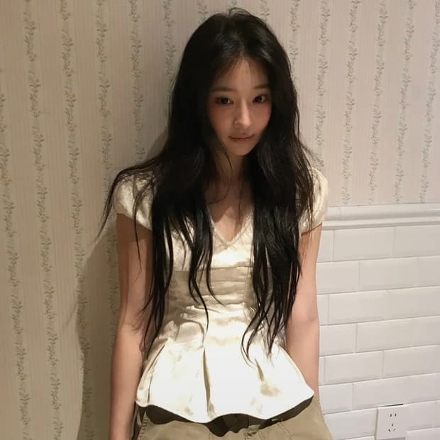레터프롬문 사틴 블리우스