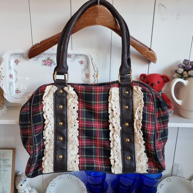 체크 숄더백 레이스 장식 가방