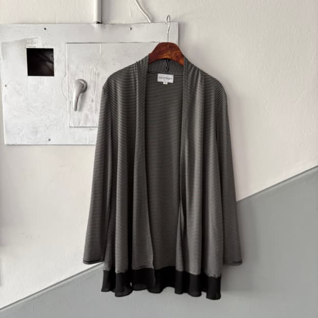 꾸레쥬 스트라이프 오픈 프런트 가디건