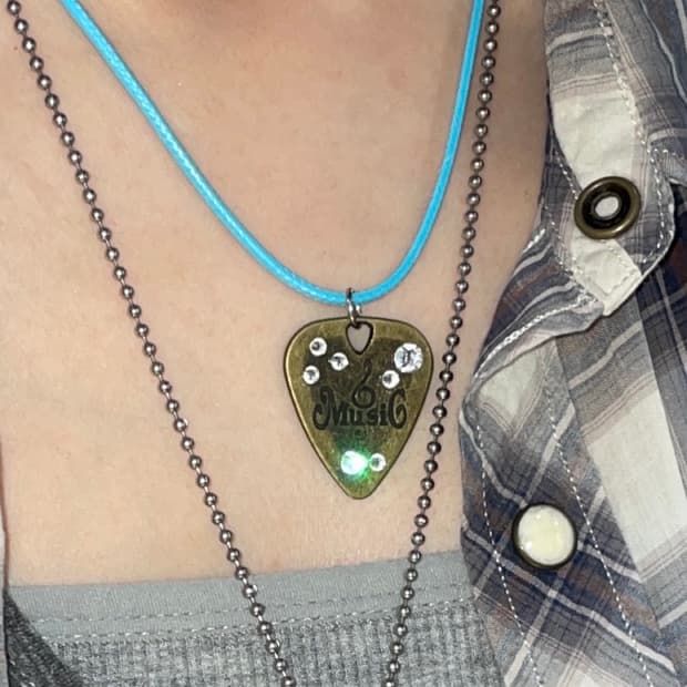 베키 기타피크 목걸이 ✶ 블루 색상