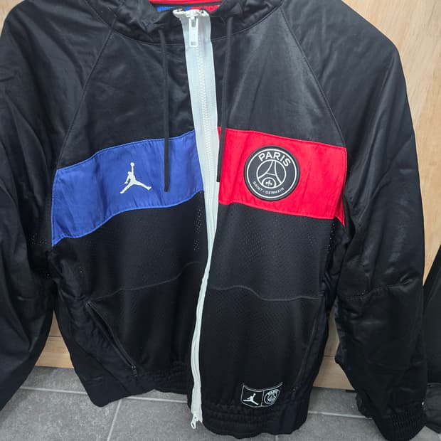 파리생제르망×조던 바람막이
