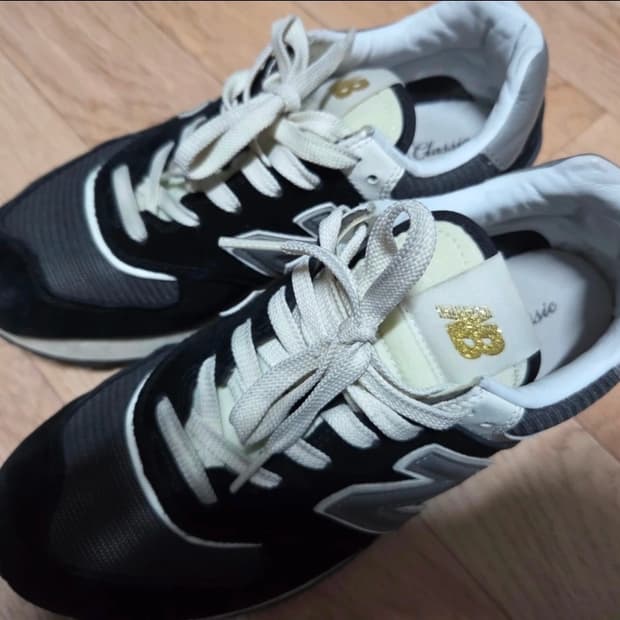 뉴발란스 574 레거시 블랙 255 팝니다