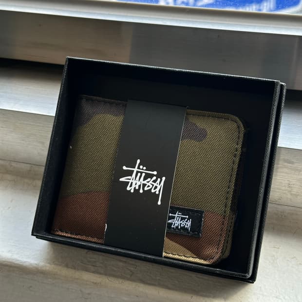 Stussy camo pattern wallet