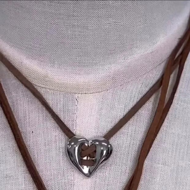 하트꼬임 네크리스