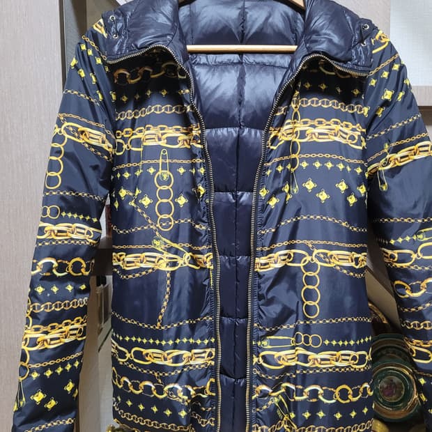 정품 베르사체 베르수스 패딩