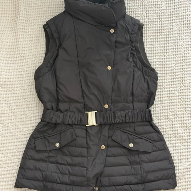 송지오 골프 여성 벨티드 패딩 조끼