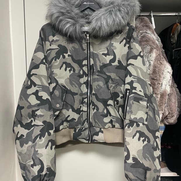 비엑세스 카모 퍼 패딩 M