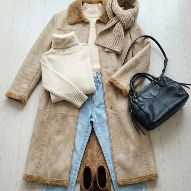 Elie Tahari  무스탕코트 베이지 스웨이드 가죽 롱