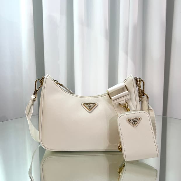 프라다 리에디션 사피아노 레더 체인 금장 크로스 호보백