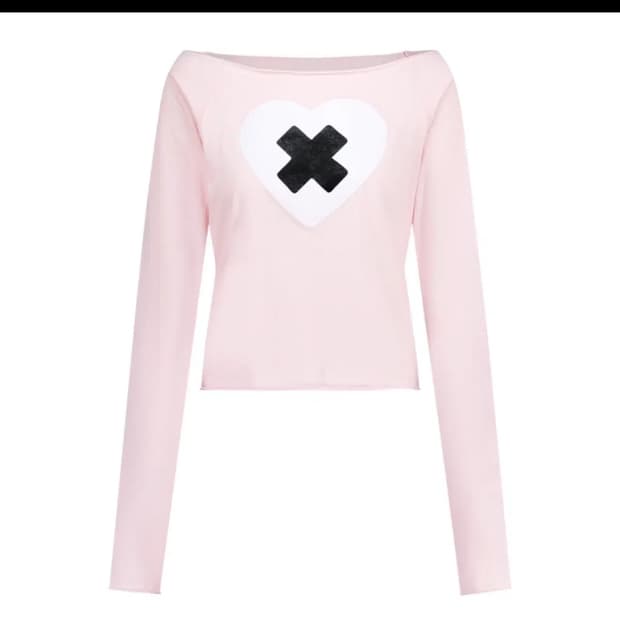 샵페어리 크로스 하트 컷 오프 숄더 핑크 티셔츠