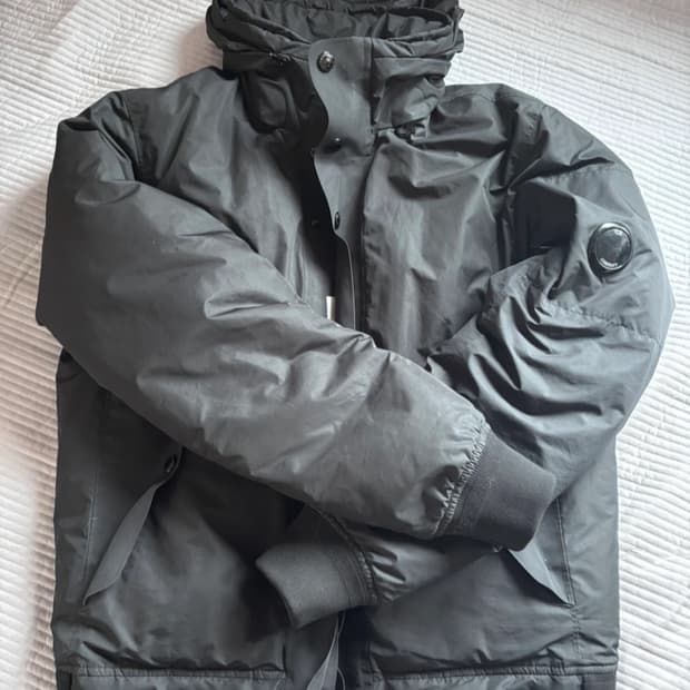 C.P 컴퍼니 마이크로-엠 숏 다운 자켓 46(90)