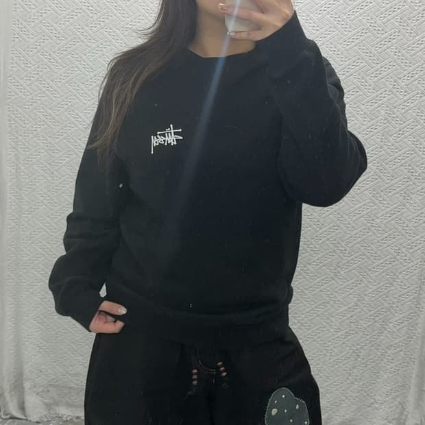 스투시 정품 베이직로고 오버핏 기모 스웻셔츠 맨투맨 100 C06293