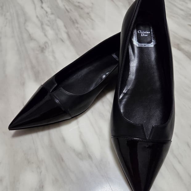 크리스찬디올 가죽 플랫슈즈