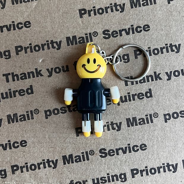 90s vtg Smiley Robot Keyring