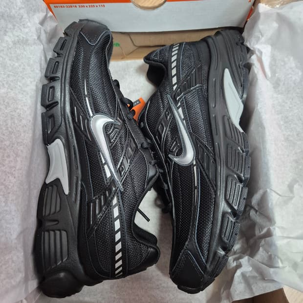 정품 새상품 나이키 이니시에이터 올블랙 275