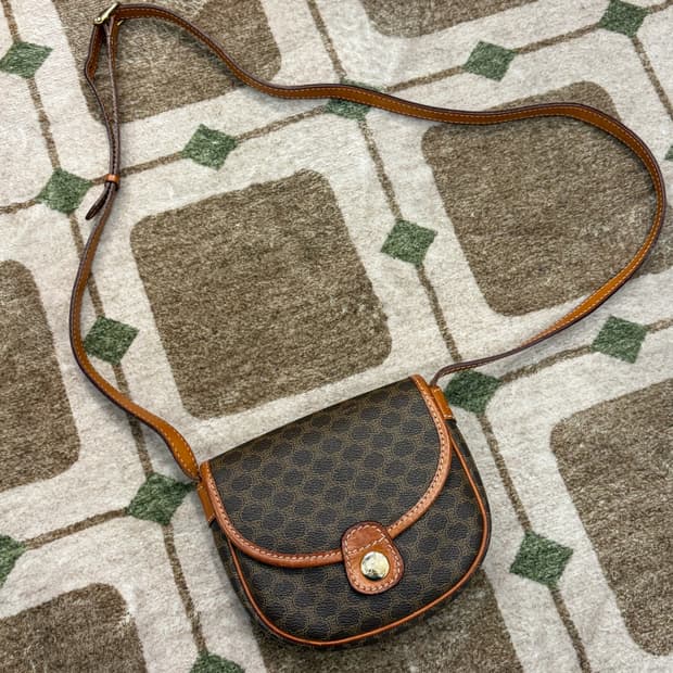 셀린느 마카담 미니 크로스백