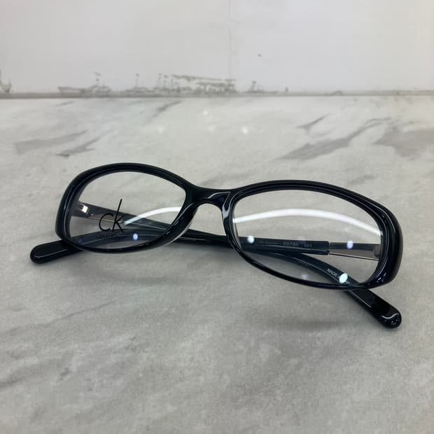 캘빈클라인 CK 긱시크 블랙 뿔테 안경
