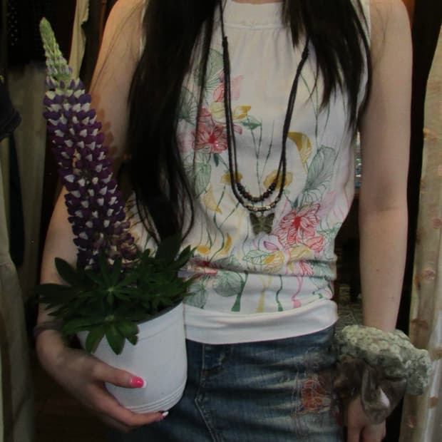 jpn vintage floral grapic sleeveless